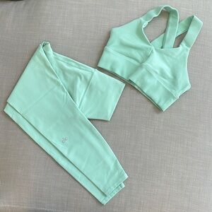 Alo Yoga ⅞ High-Waist Airbrush Legging and Emulate Bra - Matching Set